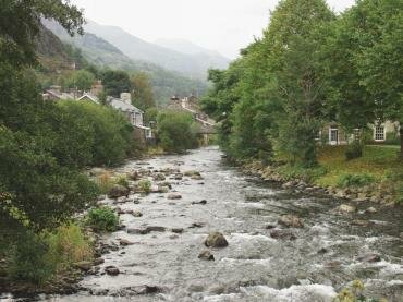 Scene showing the River Glaslyn, Beddgelert, Caernarvonshire (Gwynedd), Snowdonia, Wales