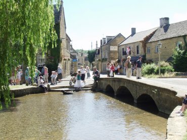 Bourton-on-the-Water, Cotswolds, Gloucestershire, England