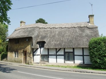 View of a thatched cottage, Broadway, Worcestershire, England