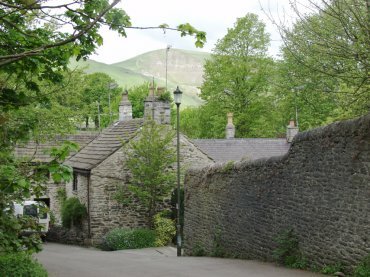 Picture of a little back lane, Castleton, Derbyshire Peak District