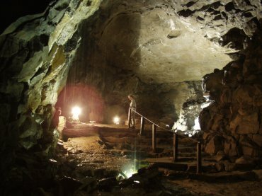 Picture of Peak Cavern, Castleton, Derbyshire Peak District