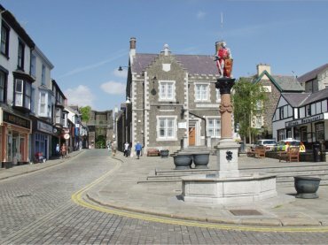 View of the town square, Conway, Caernarvonshire (Gwynedd), Snowdonia, North Wales