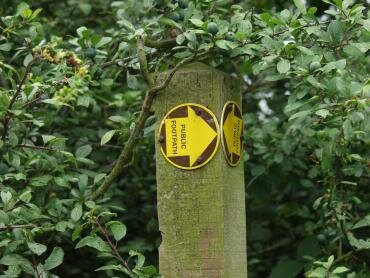 Photograph of a public footpath waymarker