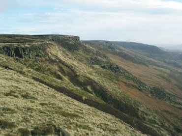Picture near Edale showing the southern edge of Kinder Scout