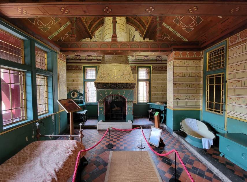 Lord Bute's Bedroom, Castell Coch, Cardiff, Glamorgan, Wales, Great Britain.