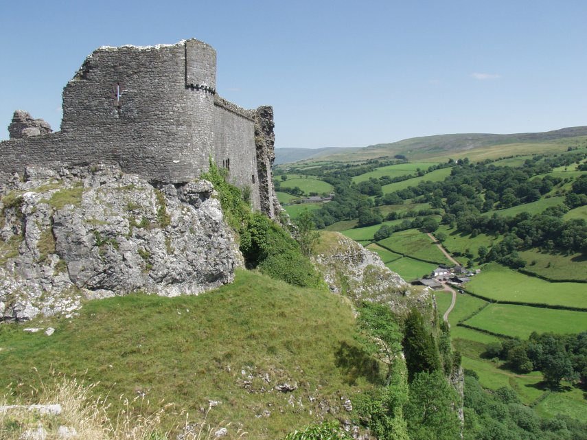 Castles - Scene showing Carreg Cennen Castle 