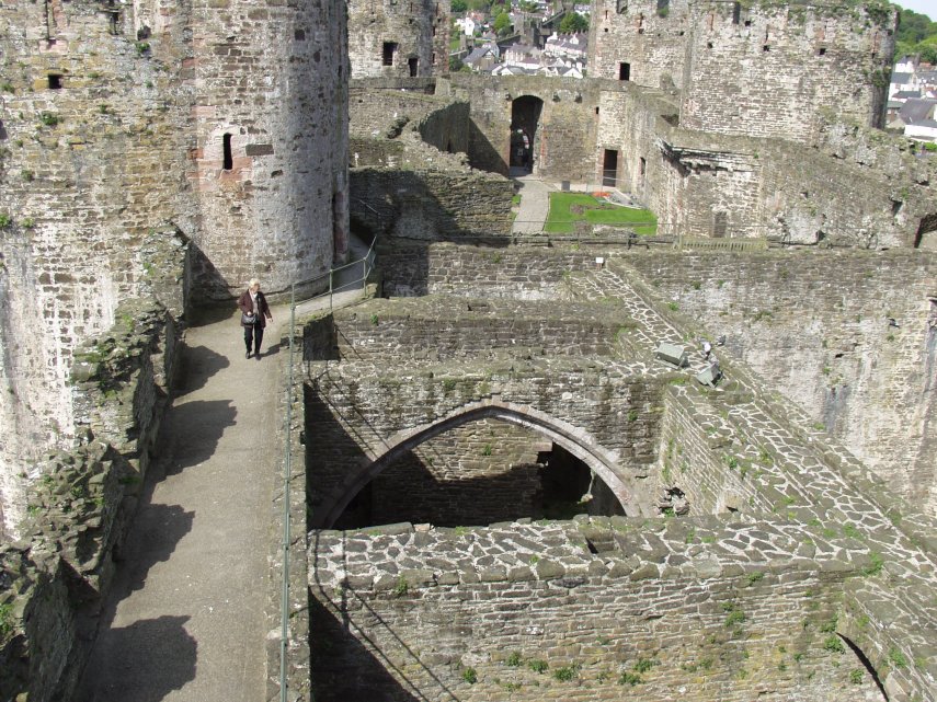 The Inner Ward and battlements walkway, Conwy Castle, Conwy, Caernarfonshire, Wales, Great Britain