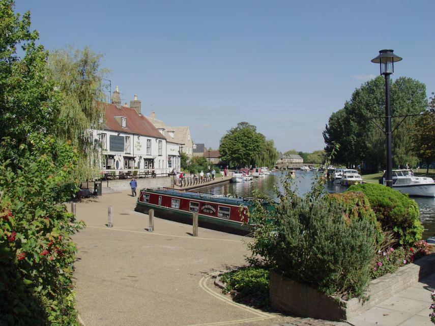 The Cutter Inn and the River Great Ouse, Ely, Cambridgeshire, England, Great Britain