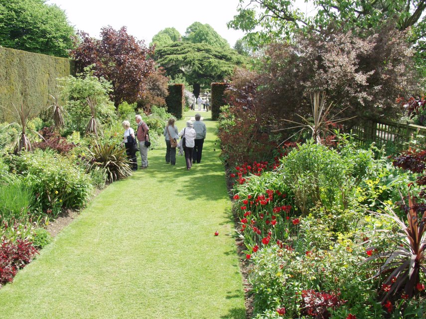 The Red Border, Hidcote Manor Gardens, Chipping Campden, Gloucestershire, England, Great Britain