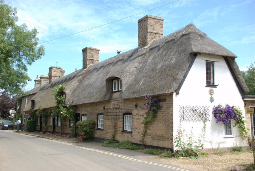 Terraced Thatched Cottages, Houghton, Huntingdonshire, England, Great Britain