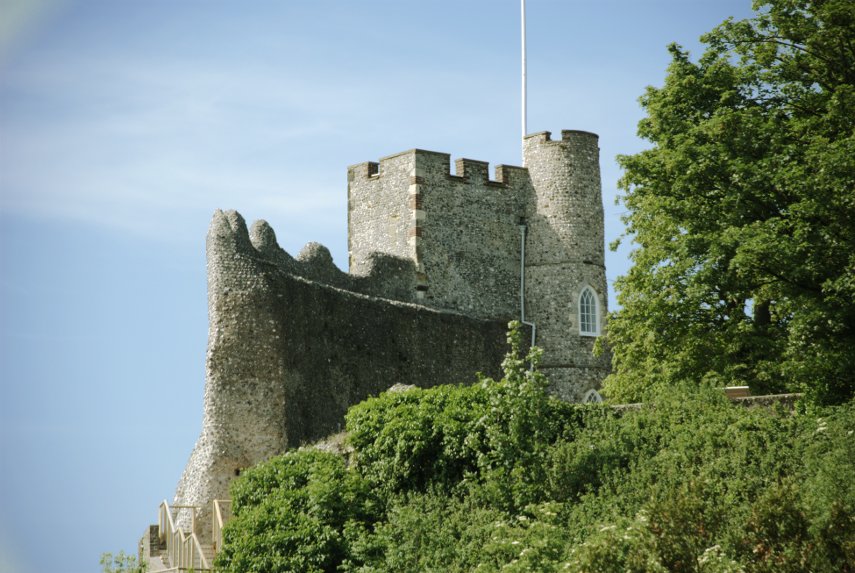 Castles - Photograph of Lewes Castle Keep