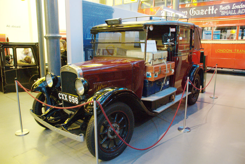 An early London Taxi, London Transport Museum, Covent Garden, London, England, Great Britain