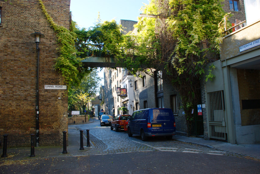 A leafy Gantry, Rotherhithe, London, England, Great Britain