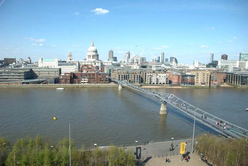 The Millenium Bridge from the Tate Modern, Southwark, London, England, Great Britain