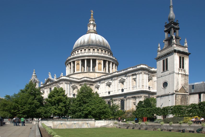 The South East corner and churchyard, St. Pauls Cathedral, London, England, Great Britain