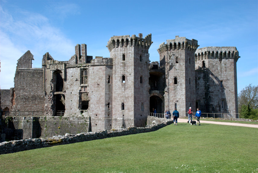 Cadw - Photograph of Raglan Castle