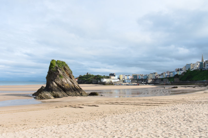 North Beach and the Town, Tenby, Pembrokeshire, Wales, Great Britain