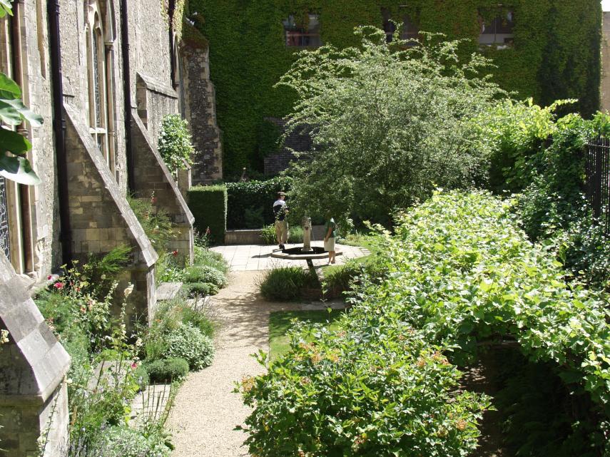 Queen Eleanor's Medieval Garden, Great Hall, Winchester, Hampshire, England, Great Britain